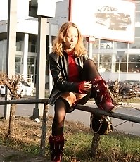 Public upskirt outdoors with pantyless girl in stockings