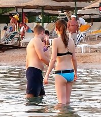 Real bikini booties shaking wildly
