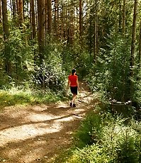 Dark-haired hiker ho filmed pissing in the forest