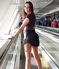 Girls not hiding hot upskirt details