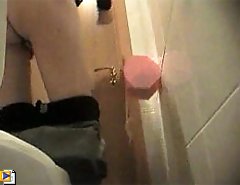 Spy films a bunch of hotties making water in loo