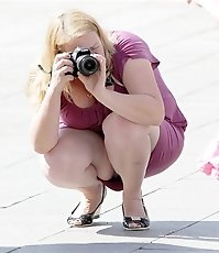 Man spying up girls short skirts