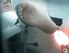 Gynecologist scrutinizes twat in front of spy cam