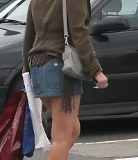 Redhead upskirt, spyed at the street. So lovely view!