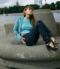 Bubble booty gets caught by tight jeans