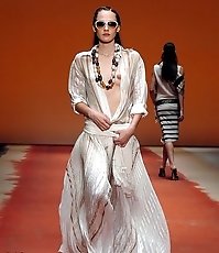 Horny downblousing from hot top models