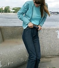 Bubble booty gets caught by tight jeans