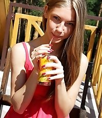 Upskirt babes do not hide their sex